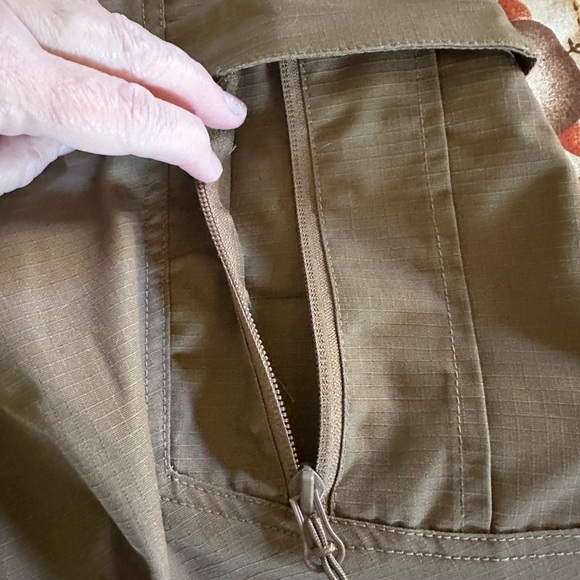 Brown Men’s Cargo Pants - Picture 5 of 8